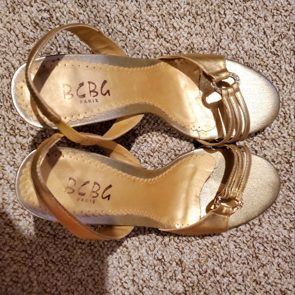 2/$35   👠 GUC gold sling backs with jewels
